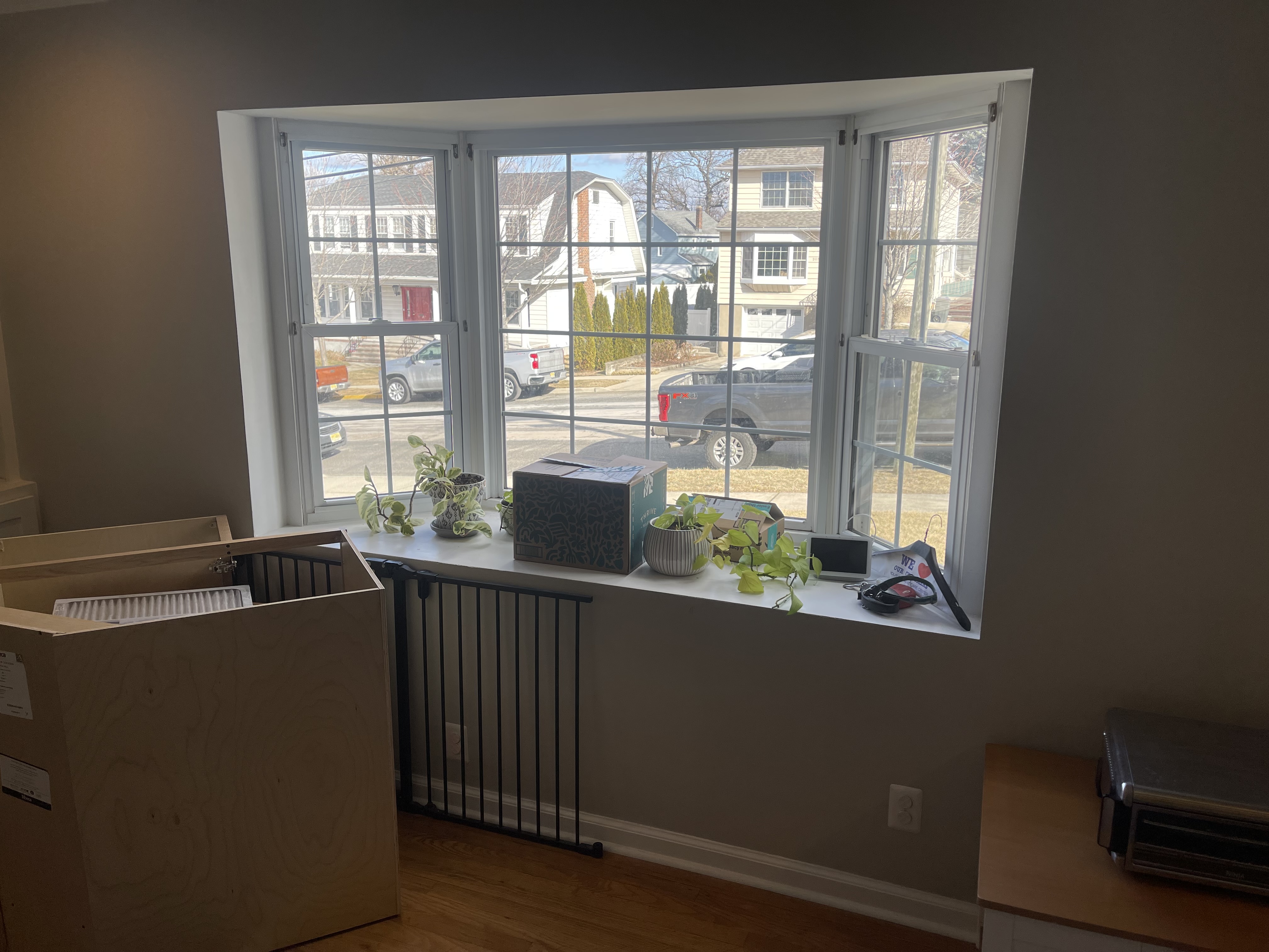 Bay Window Living Room - Before